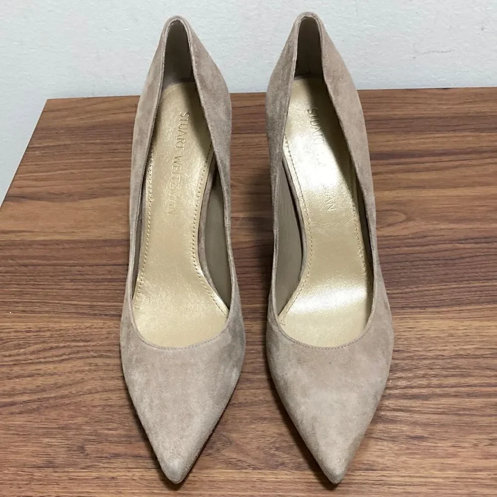 Stuart Weitzman NWOT Almond Beige Suede Stiletto Pump. Size 9.5 N.